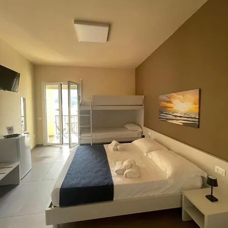 Bed and Breakfast L'isola Felice Φαβινιάνα